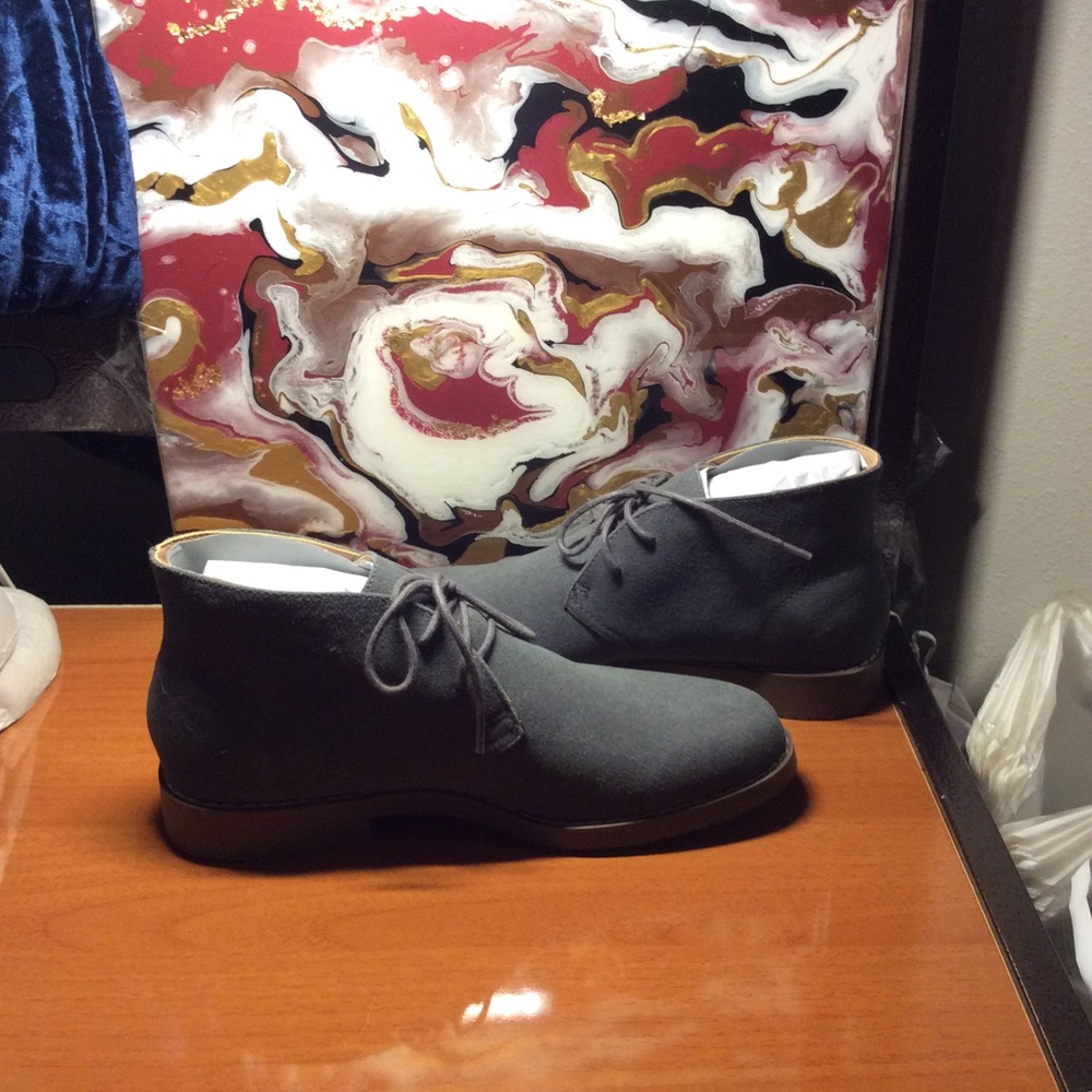 NWT Men's "Chukka" Suede Shoes - Picture 2 of 8